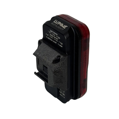 Lupine Rotlicht V1 auf Bontrager Adapter